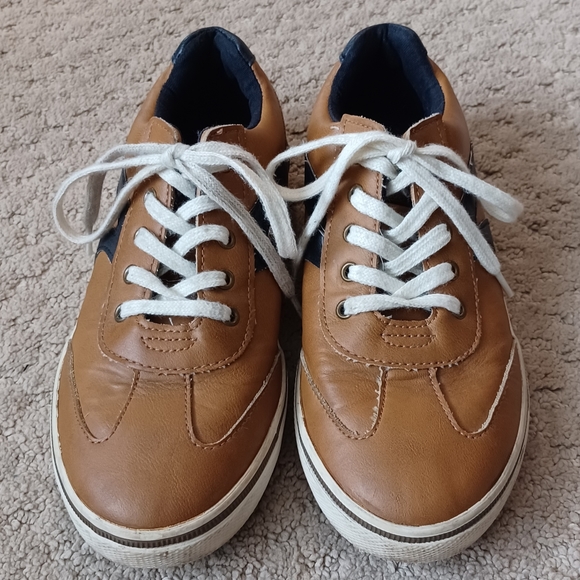 Boy's Cat & Jack Lace-up Sneaker (size 3Y) - Picture 2 of 4